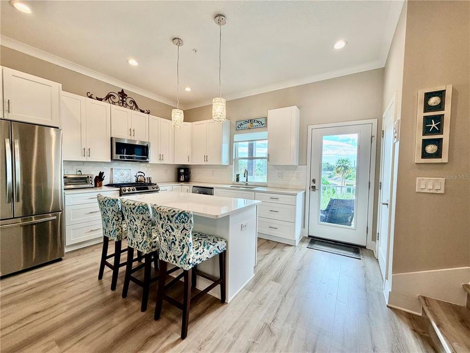 For Rent: $4,200 (3 beds, 3 baths, 1970 Square Feet)