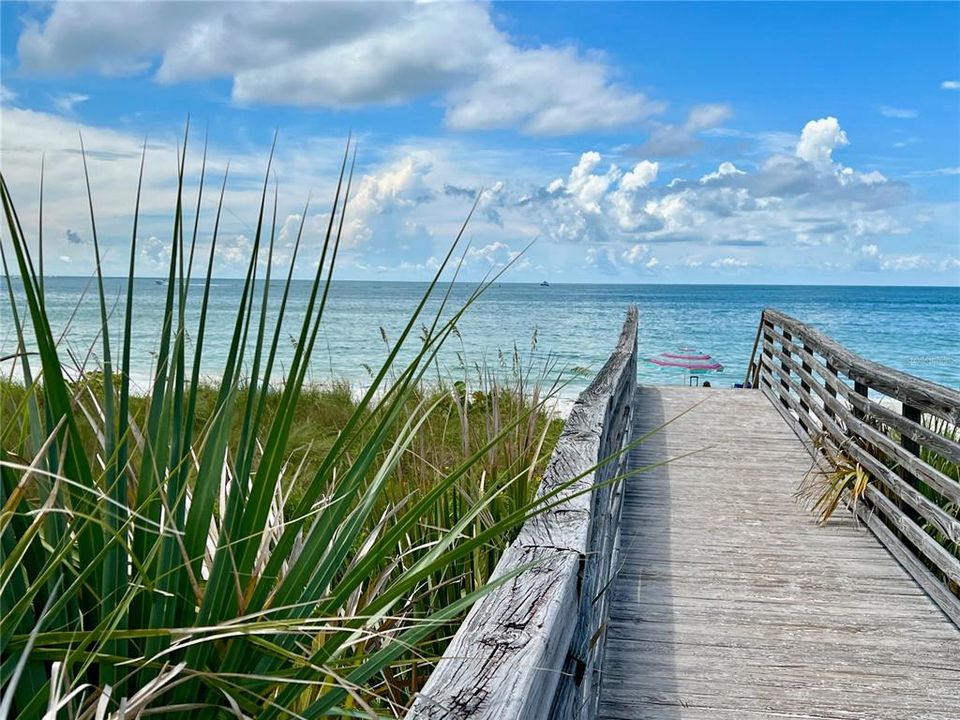 For Rent: $4,200 (3 beds, 3 baths, 1970 Square Feet)