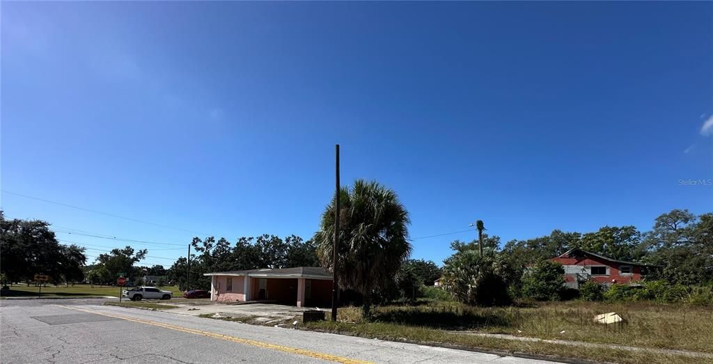 待售: $1,499,999 (0.40 acres)