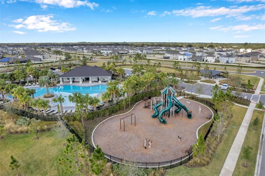 合同活跃: $290,000 (4 贝兹, 2 浴室, 1817 平方英尺)