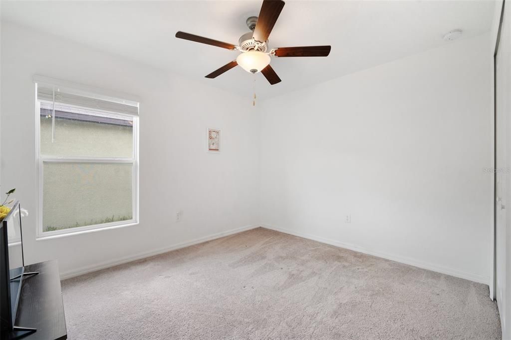 合同活跃: $290,000 (4 贝兹, 2 浴室, 1817 平方英尺)