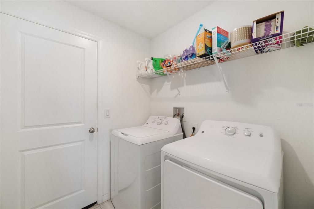 合同活跃: $290,000 (4 贝兹, 2 浴室, 1817 平方英尺)