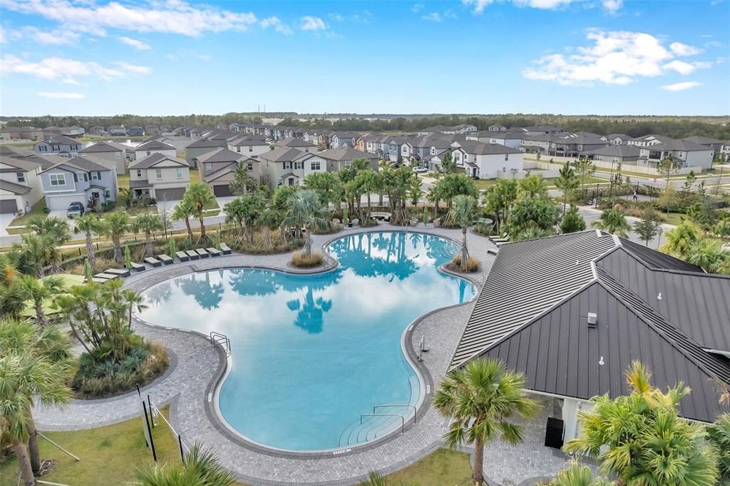 合同活跃: $290,000 (4 贝兹, 2 浴室, 1817 平方英尺)