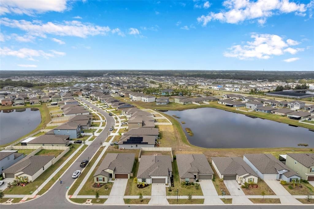 合同活跃: $290,000 (4 贝兹, 2 浴室, 1817 平方英尺)