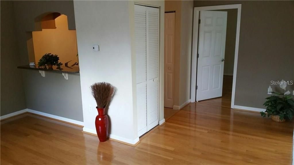 出租: $1,400 (1 贝兹, 1 浴室, 657 平方英尺)