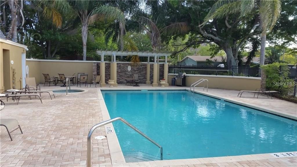 出租: $1,400 (1 贝兹, 1 浴室, 657 平方英尺)