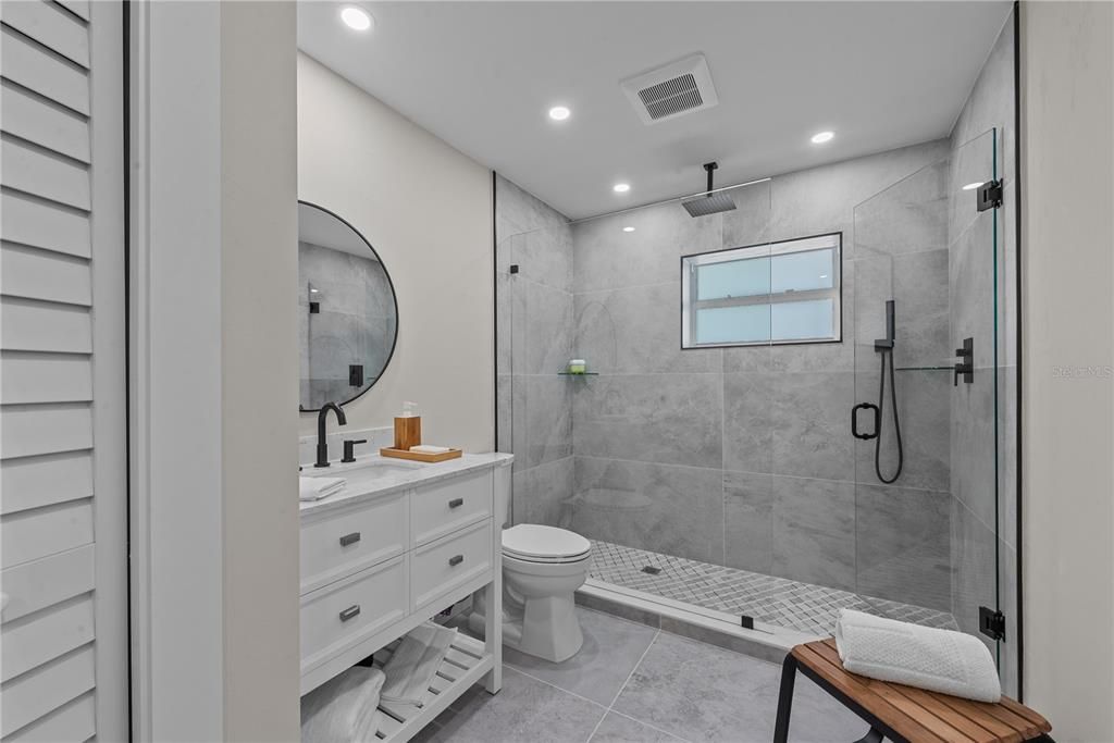 For Sale: $999,999 (3 beds, 2 baths, 2396 Square Feet)