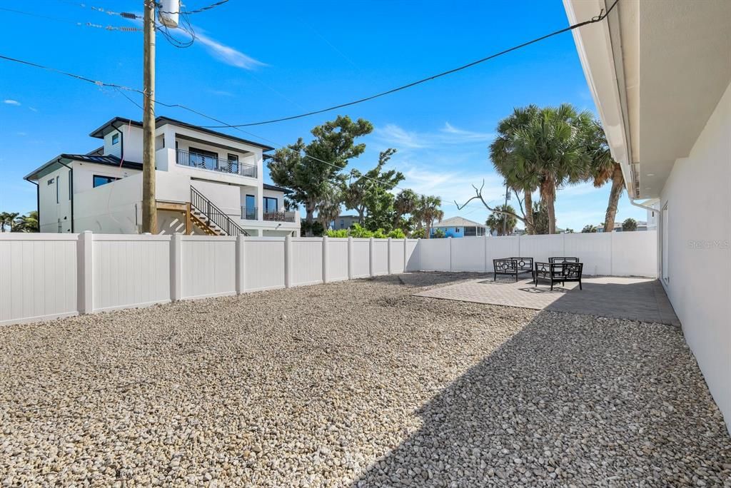 For Sale: $999,999 (3 beds, 2 baths, 2396 Square Feet)