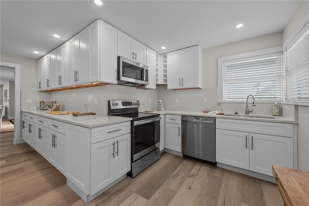 For Sale: $999,999 (3 beds, 2 baths, 2396 Square Feet)