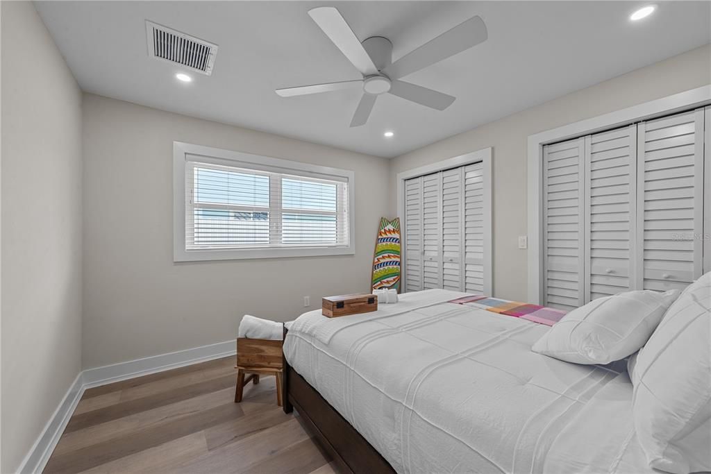 For Sale: $999,999 (3 beds, 2 baths, 2396 Square Feet)