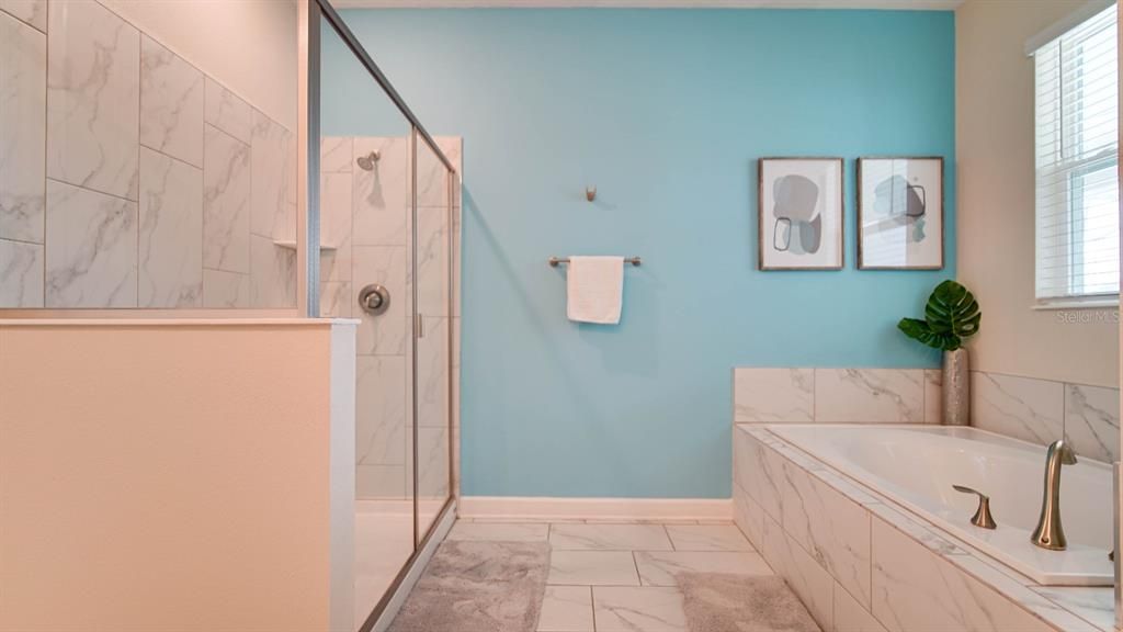 待售: $750,000 (7 贝兹, 5 浴室, 4019 平方英尺)