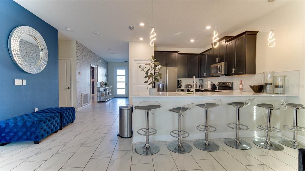 待售: $750,000 (7 贝兹, 5 浴室, 4019 平方英尺)