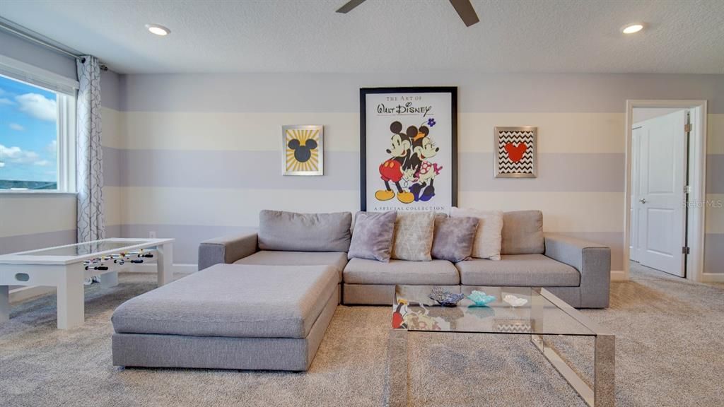 待售: $750,000 (7 贝兹, 5 浴室, 4019 平方英尺)