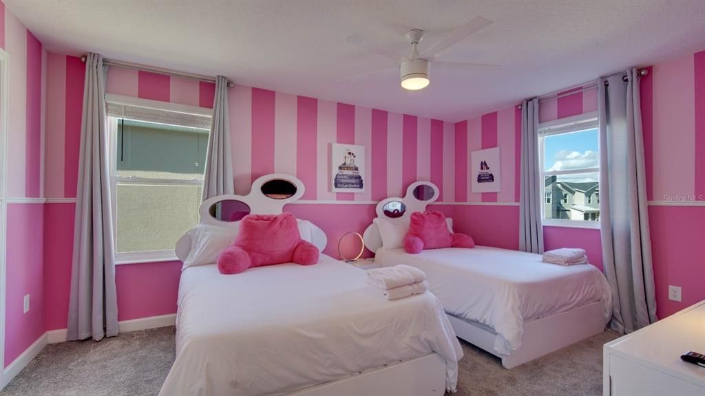 待售: $750,000 (7 贝兹, 5 浴室, 4019 平方英尺)