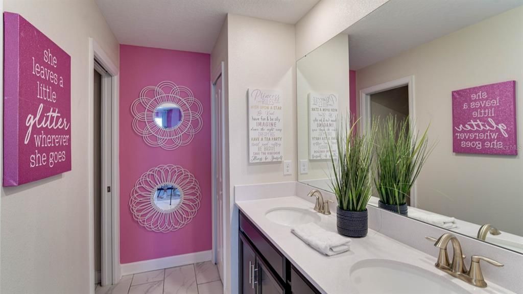 待售: $750,000 (7 贝兹, 5 浴室, 4019 平方英尺)