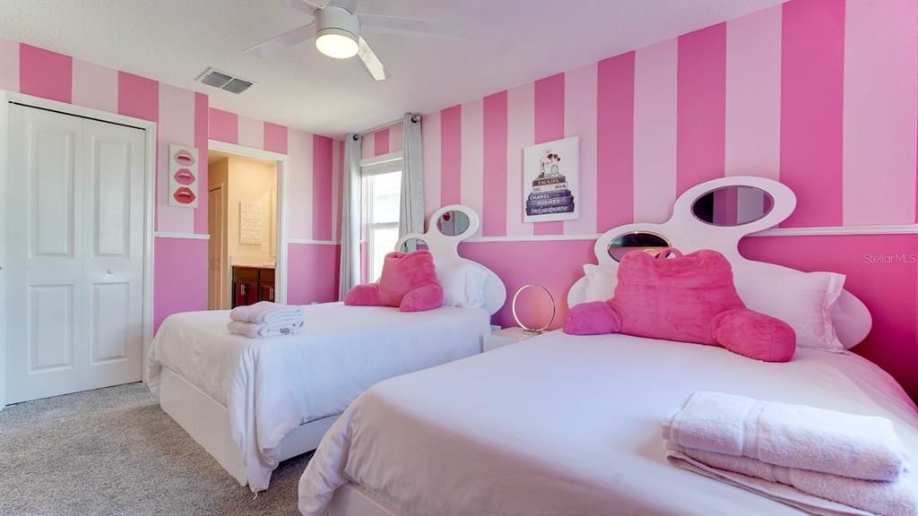 待售: $750,000 (7 贝兹, 5 浴室, 4019 平方英尺)