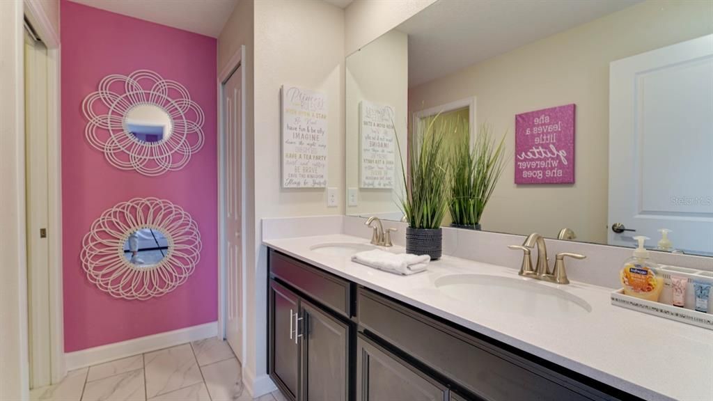 待售: $750,000 (7 贝兹, 5 浴室, 4019 平方英尺)