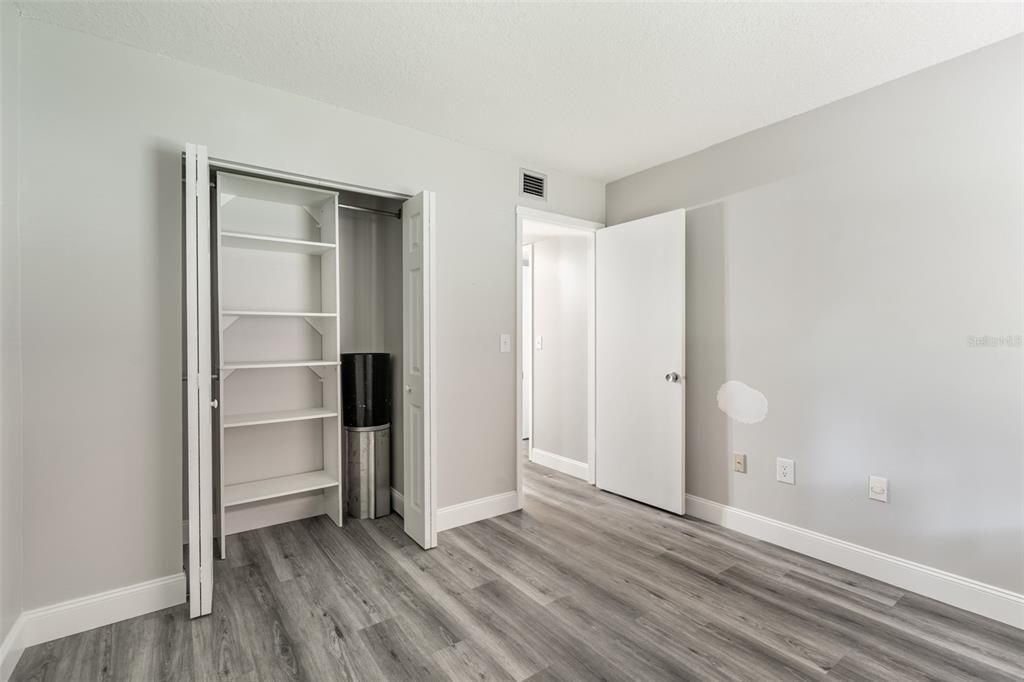 На продажу: $200,000 (2 спален, 2 ванн, 897 Квадратных фут)