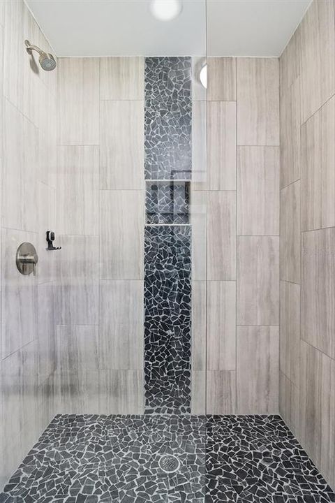 Под контрактом: $659,000 (3 спален, 2 ванн, 2146 Квадратных фут)