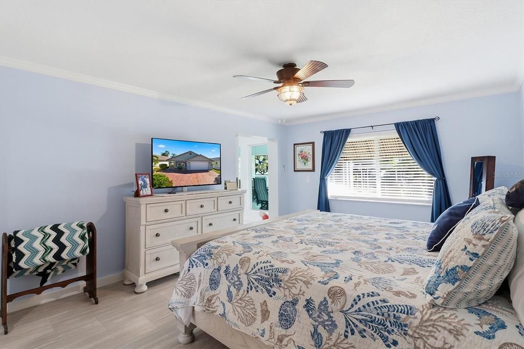 Под контрактом: $659,000 (3 спален, 2 ванн, 2146 Квадратных фут)