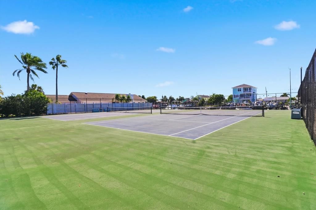 Под контрактом: $659,000 (3 спален, 2 ванн, 2146 Квадратных фут)