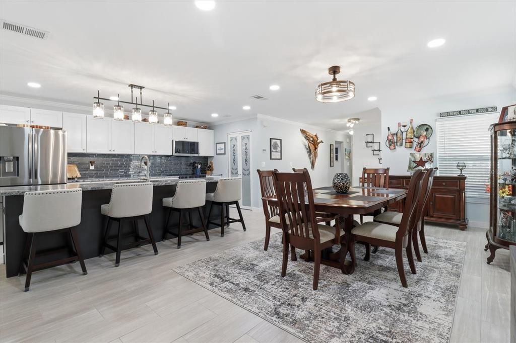 Под контрактом: $659,000 (3 спален, 2 ванн, 2146 Квадратных фут)