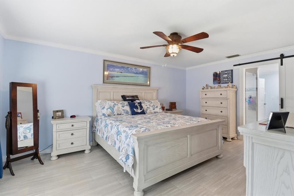 Под контрактом: $659,000 (3 спален, 2 ванн, 2146 Квадратных фут)