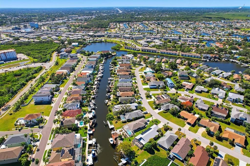 Под контрактом: $659,000 (3 спален, 2 ванн, 2146 Квадратных фут)