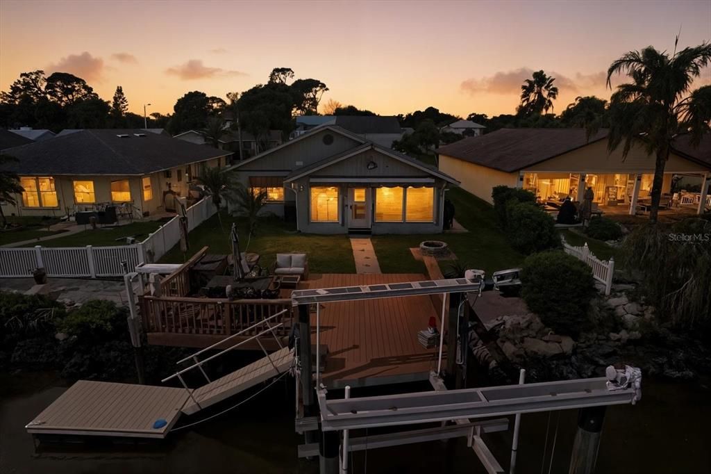 Под контрактом: $659,000 (3 спален, 2 ванн, 2146 Квадратных фут)