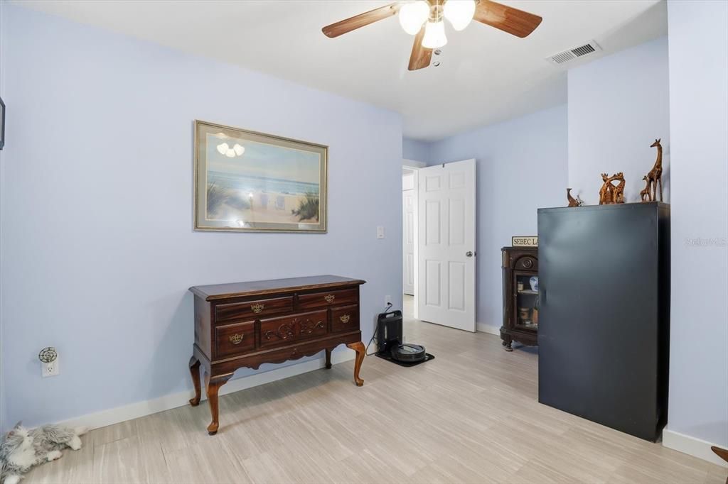 Под контрактом: $659,000 (3 спален, 2 ванн, 2146 Квадратных фут)