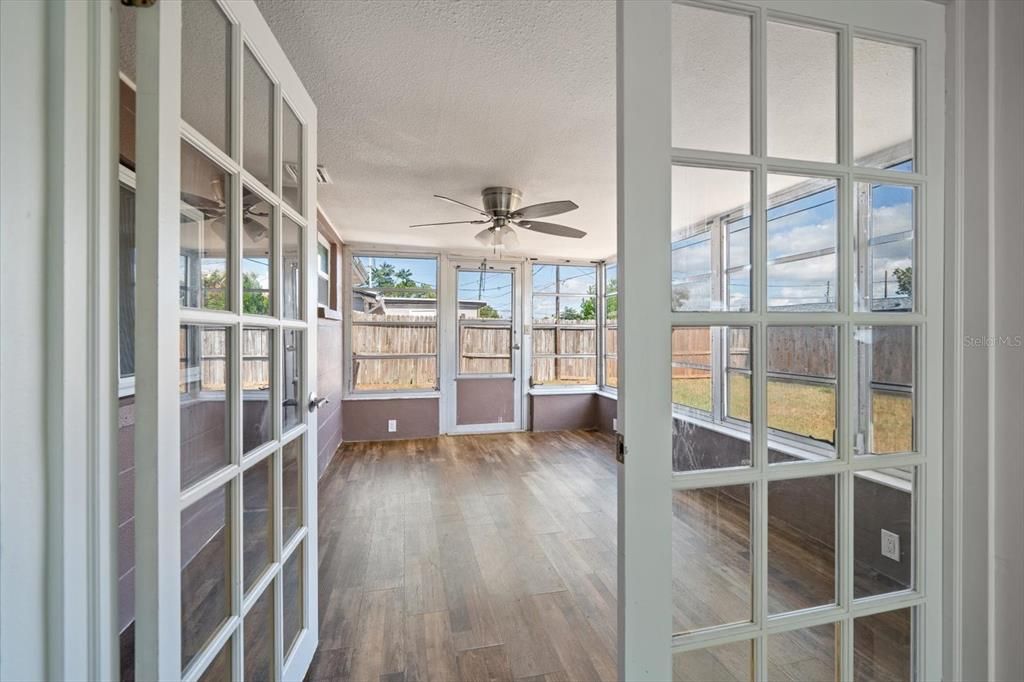 Active With Contract: $239,000 (3 beds, 2 baths, 1232 Square Feet)