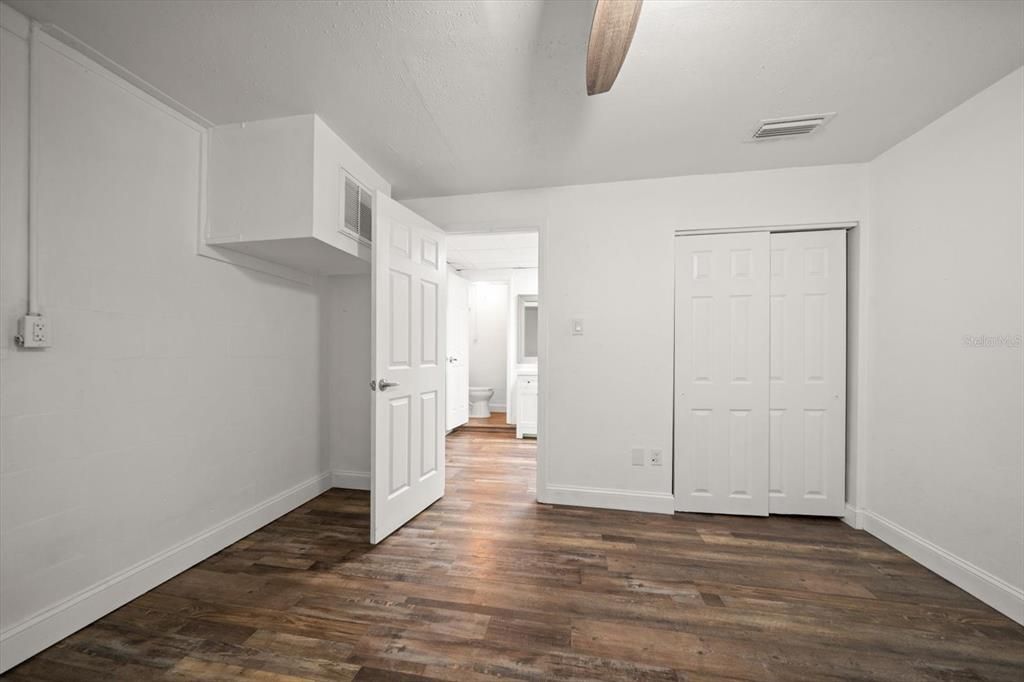 Active With Contract: $239,000 (3 beds, 2 baths, 1232 Square Feet)