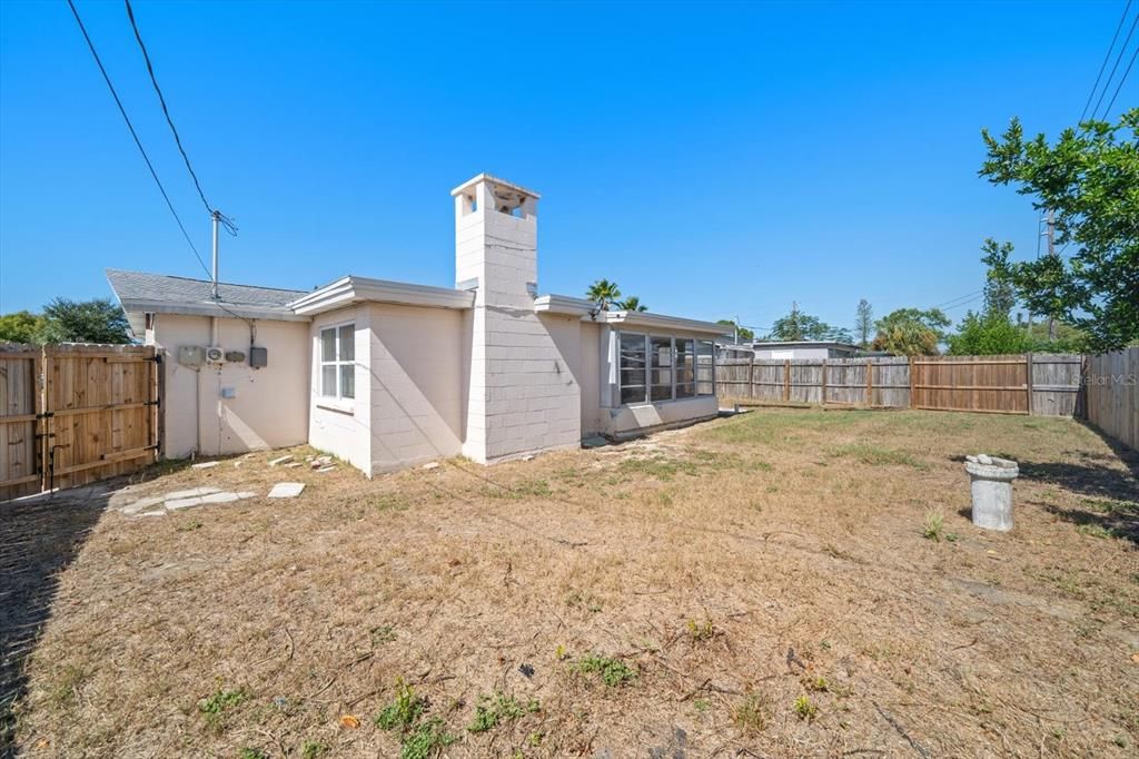 Active With Contract: $239,000 (3 beds, 2 baths, 1232 Square Feet)