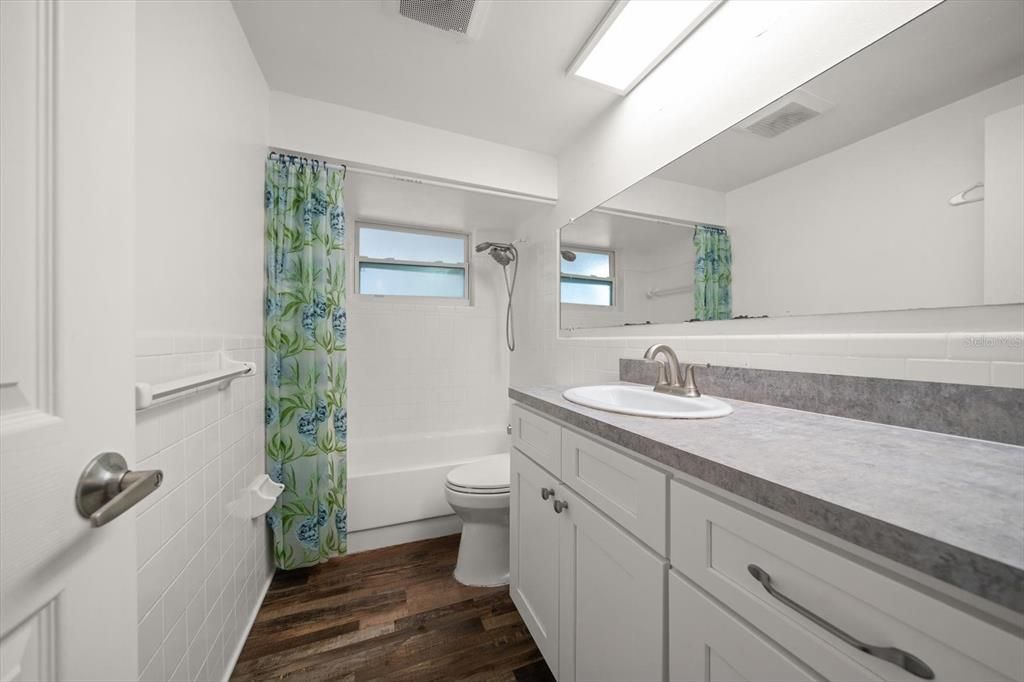 Active With Contract: $239,000 (3 beds, 2 baths, 1232 Square Feet)