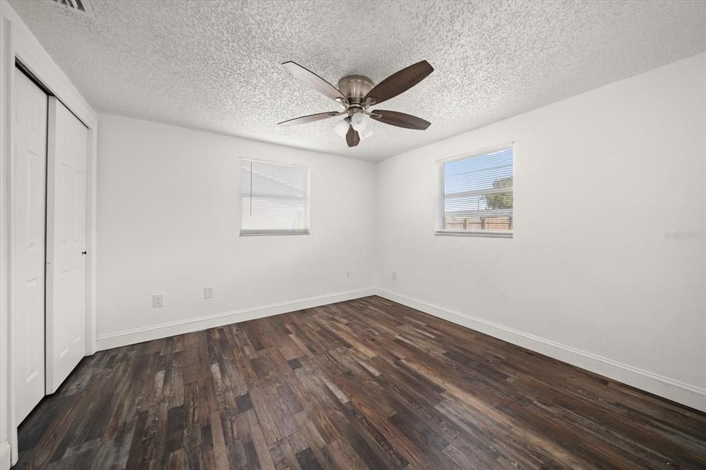 Active With Contract: $239,000 (3 beds, 2 baths, 1232 Square Feet)