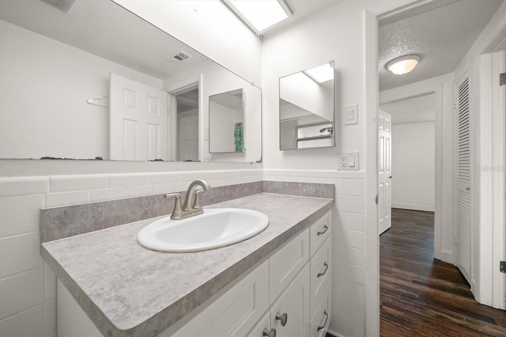 Active With Contract: $239,000 (3 beds, 2 baths, 1232 Square Feet)