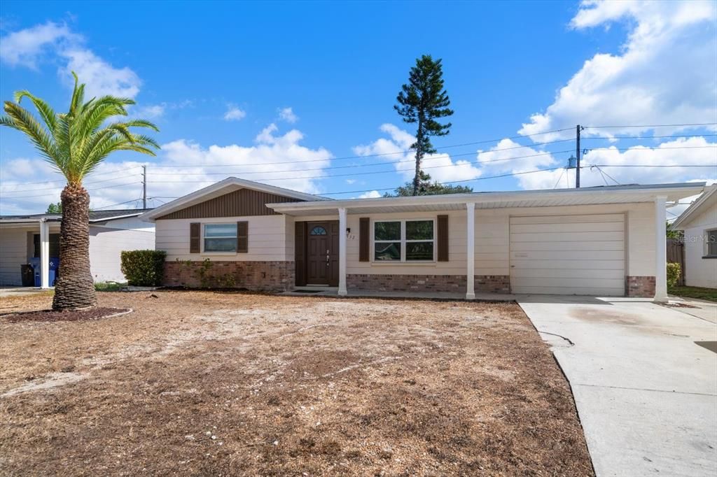 Active With Contract: $239,000 (3 beds, 2 baths, 1232 Square Feet)