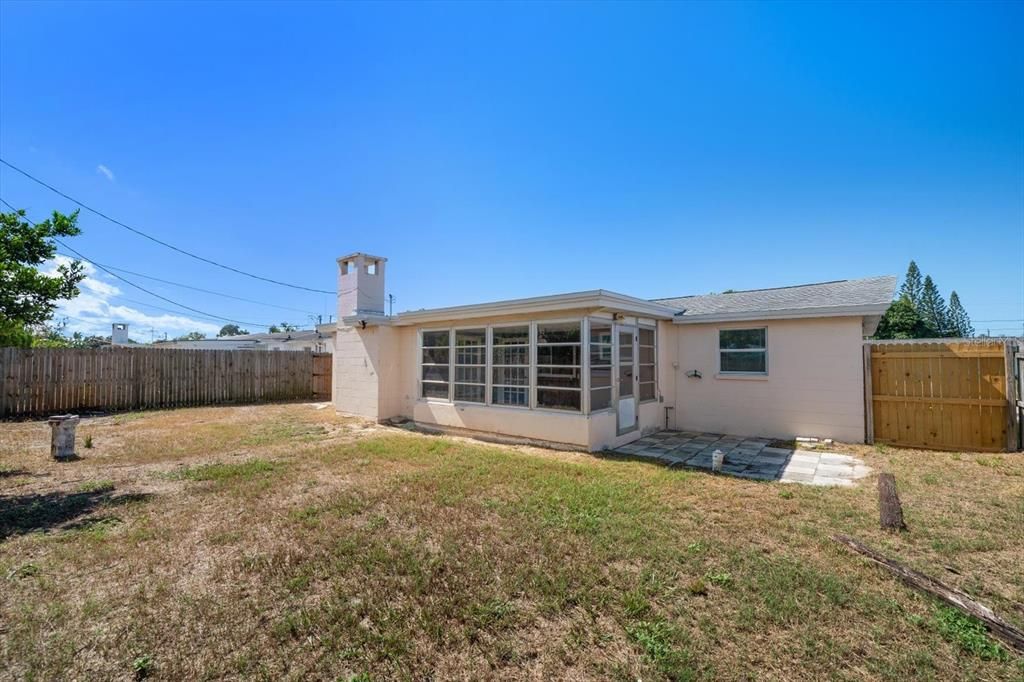 Active With Contract: $239,000 (3 beds, 2 baths, 1232 Square Feet)