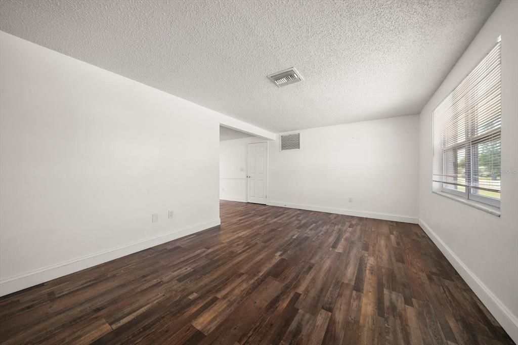 Active With Contract: $239,000 (3 beds, 2 baths, 1232 Square Feet)