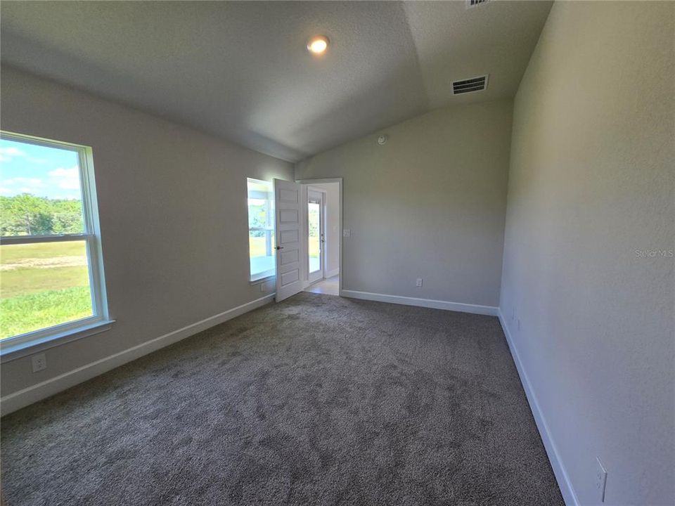 For Sale: $287,950 (4 beds, 2 baths, 1635 Square Feet)