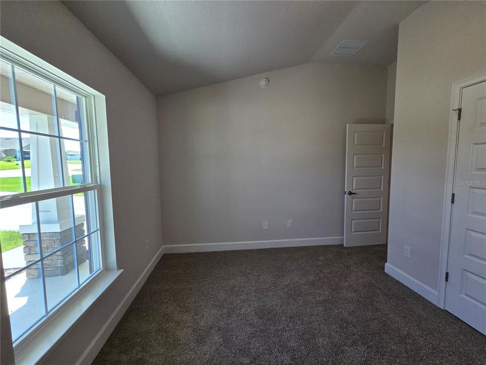 For Sale: $287,950 (4 beds, 2 baths, 1635 Square Feet)