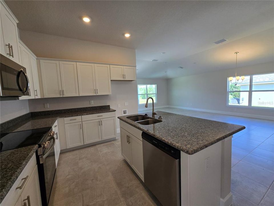 For Sale: $287,950 (4 beds, 2 baths, 1635 Square Feet)