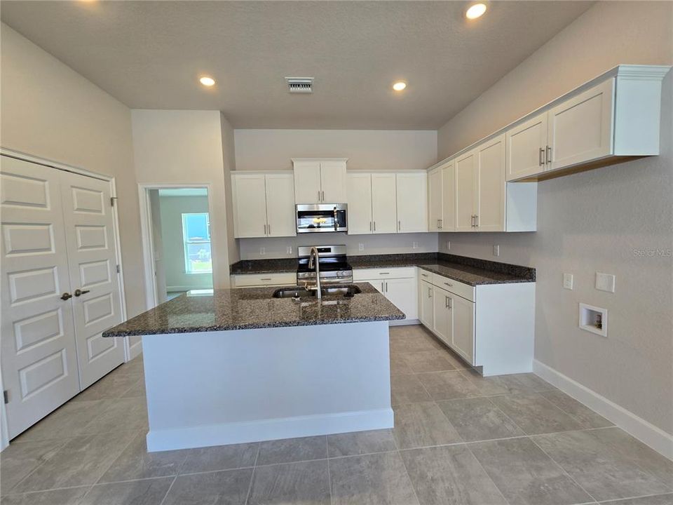 For Sale: $287,950 (4 beds, 2 baths, 1635 Square Feet)