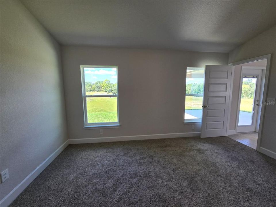 For Sale: $287,950 (4 beds, 2 baths, 1635 Square Feet)