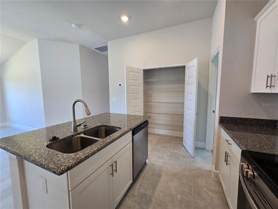 For Sale: $287,950 (4 beds, 2 baths, 1635 Square Feet)