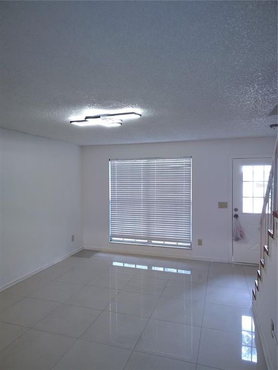 На продажу: $199,900 (2 спален, 1 ванн, 896 Квадратных фут)