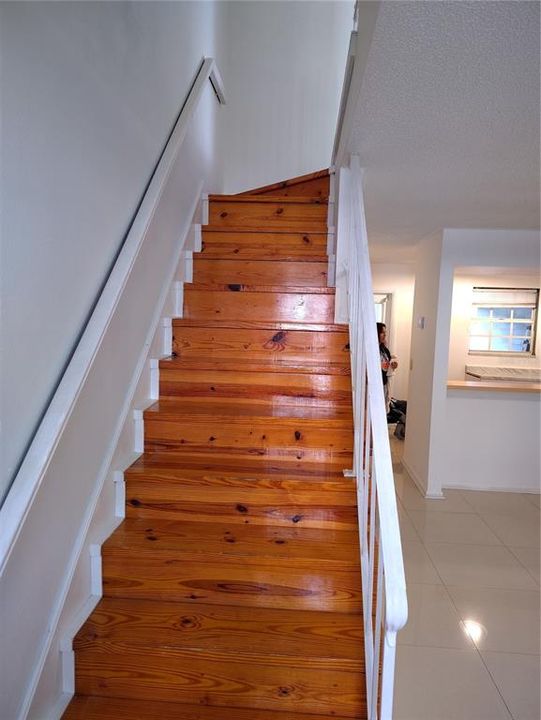 На продажу: $199,900 (2 спален, 1 ванн, 896 Квадратных фут)