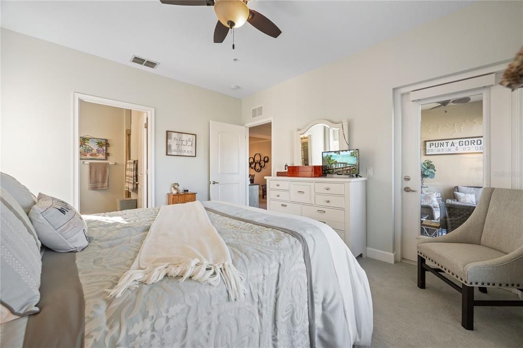 待售: $219,900 (3 贝兹, 2 浴室, 1288 平方英尺)