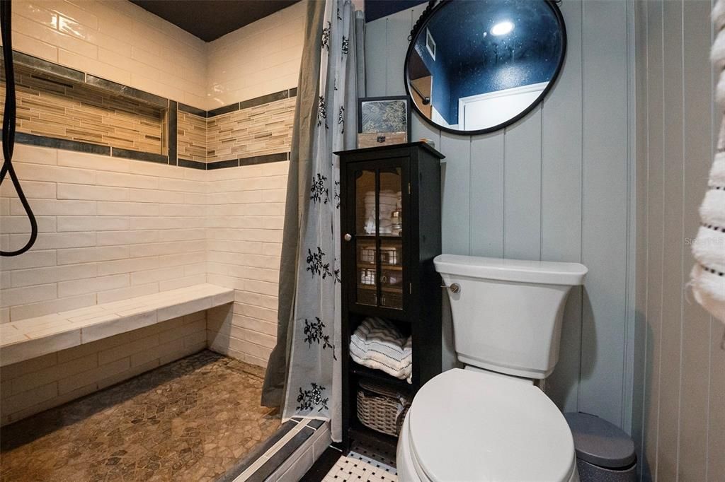 合同活跃: $294,700 (3 贝兹, 2 浴室, 2029 平方英尺)