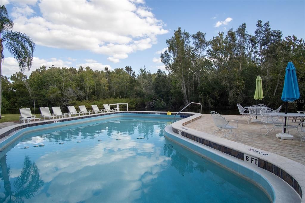 合同活跃: $294,700 (3 贝兹, 2 浴室, 2029 平方英尺)